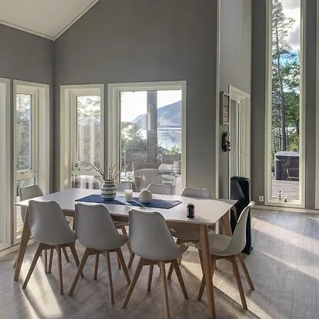 5 Bedroom Gorgeous In Vikedal